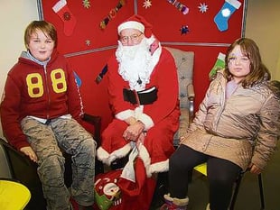Thousands flock to Christmas market