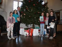 Pupils support food bank
