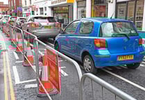 MP Hunt demands end to Farnham's barrier abomination