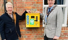 New defibrillator unveiled in Haslemere High Street