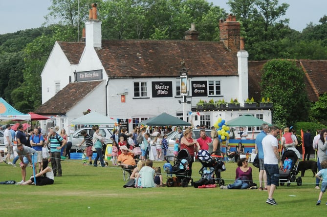 Farnham Photo Assignment
Location: Tilford Village Green 
Details: Tilford Village Fete 
Names:  
Reporter: 
Photographer: Ruth 
Date: 9/7/2016 