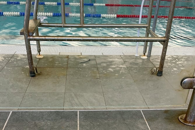 Poolside rust at Alton Sports Centre, November 2022.