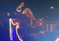 Video: Father Christmas spotted in Farnham on 2022 Santa’s Sleigh tour