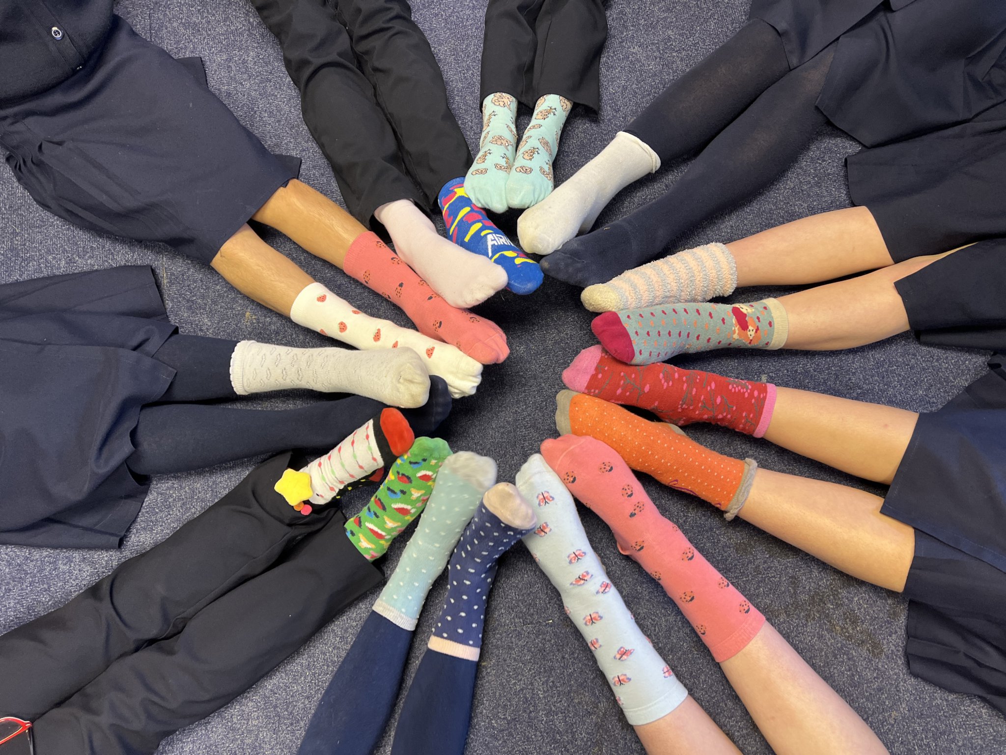 St Ives School pupils in Haslemere carry out acts of kindness