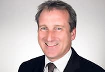 MP Damian Hinds: It’s vital to get those flu and Covid jabs