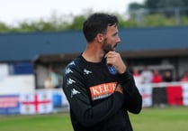 Five-star Badshot Lea cruise to comprehensive FA Trophy victory