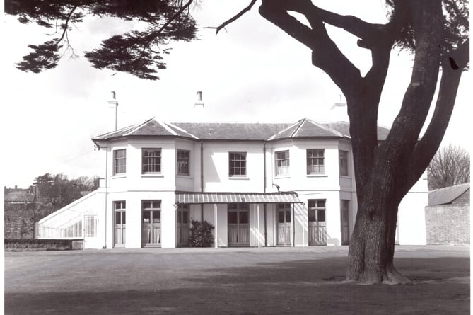 Brightwell House was built between 1792 and 1795, and gave a home to the Redgrave Theatre from 1974 to 1998