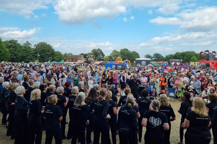Rock Choir entertain the crowd at Hale Carnival 2023