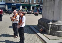 Pro-IRA songs and heckling cast shadow over Orange Order Parade 