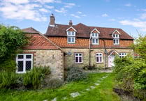 Look inside this "charming" period house - which is 500 years old 