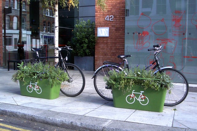 Free adult cycle courses and PlantLock cycle stands arrive in Waverley