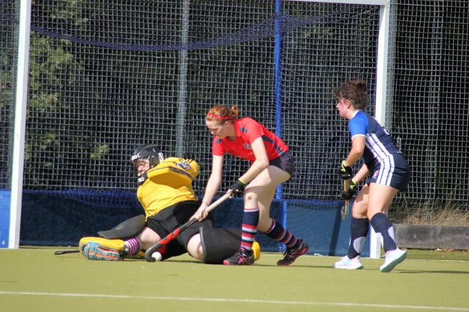 Sophie Edwards controls the ball 
