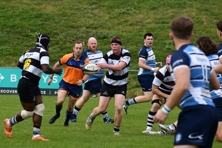 Paul Brooker ships to Jemi Akin-Olugbade to launch another Farnham attack