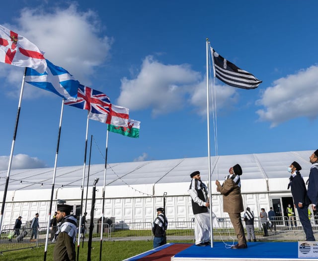 Kingsley hosts peaceful gathering of 7,000 young Ahmadi Muslims