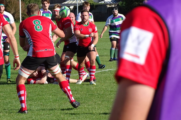 Alex Duffus gets Petersfield moving by finding team-mate Liam Perkins