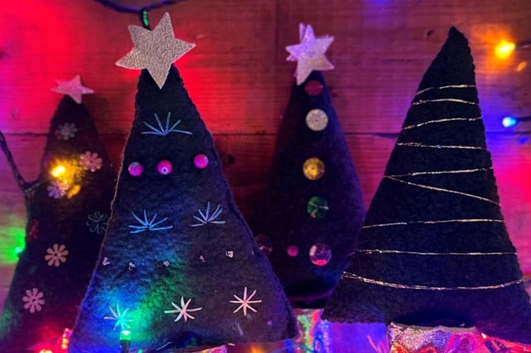 Felt Christmas trees.