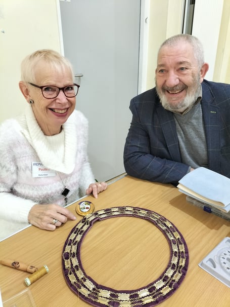 Cllr Ben Hamlin takes his mayoral chain to the Alton Repair Café.
