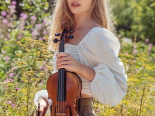 Steep violinist Alexandra Peel to play Mozart concerto