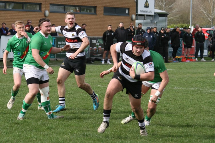 Skipper Toby Salmon roars his approval as Callum Jones goes in for the opening try (Photo: Mark Weeks)
