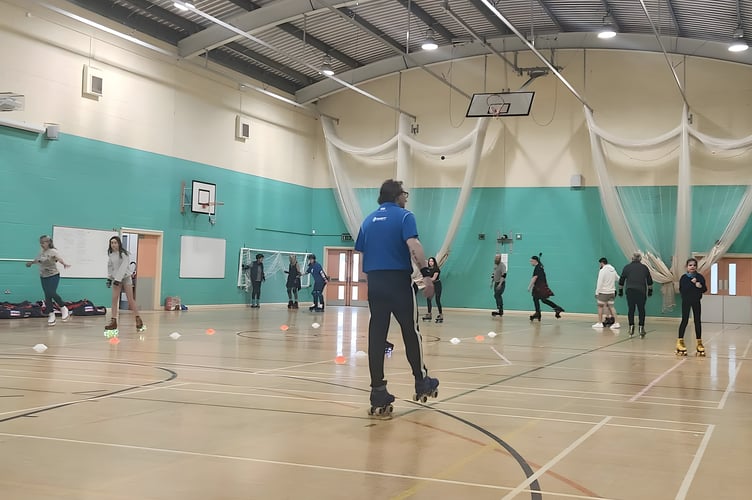 Paul Eite teaching a skating session (MPSK8)