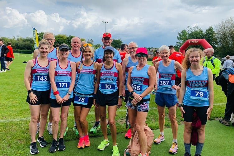 Farnham Runners before the Overton five-mile race