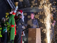 Crowds enjoy festive fun at Farnham's Christmas lights switch-on