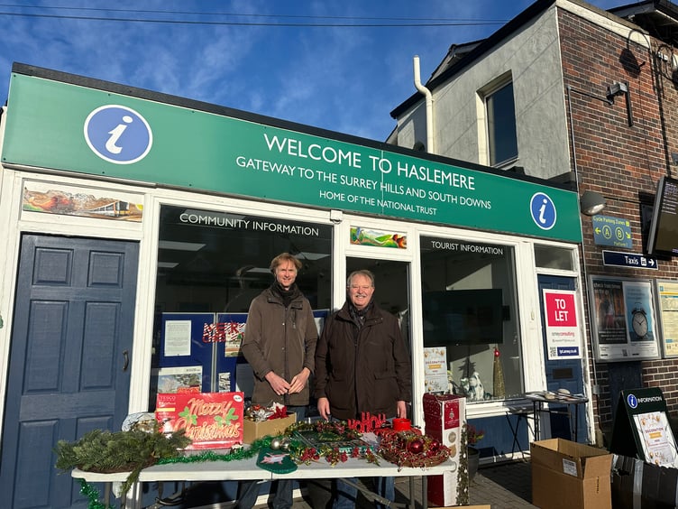 Cllr Bayliss and Martin Wellen braved a freezing December morning to help bring Christmas decorations to those who needed it