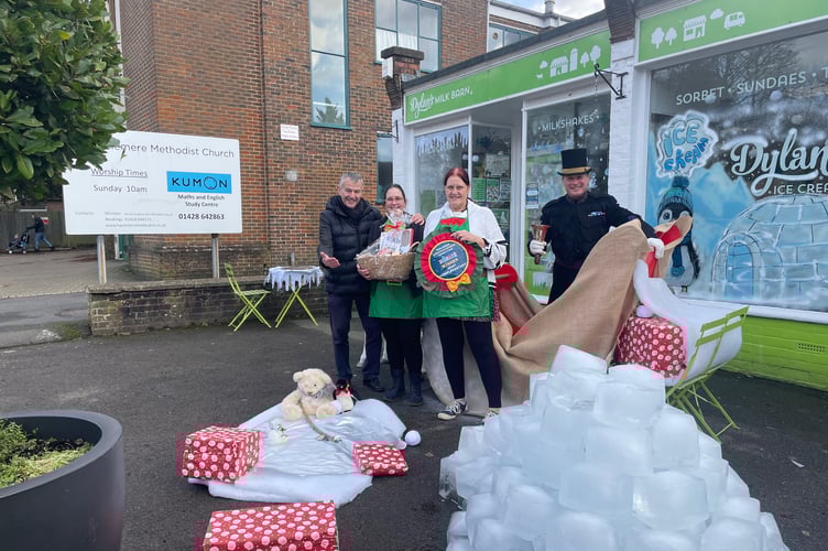 Dylan’s – Lindsay Gorham and Marie Hughes with Rev. Justin Manley-Cooper and Town Crier Christian Ashdown