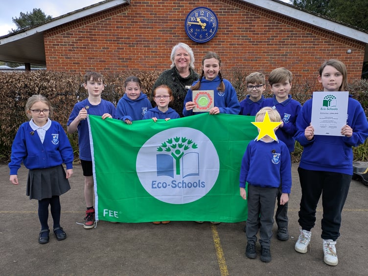 Camelsdale's eight Green Flag!