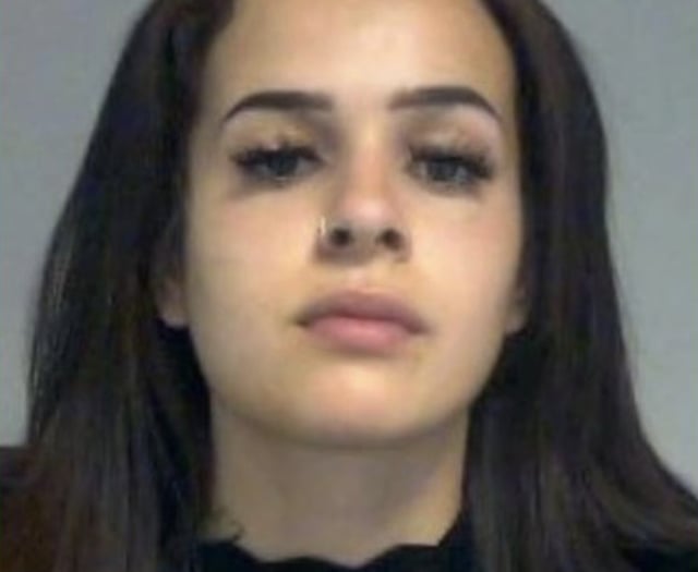 Woman jailed for role in £416K cash and jewellery scam