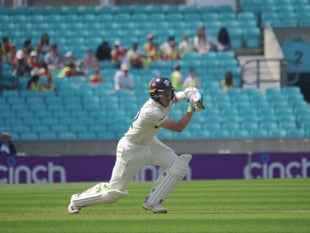 Champions Surrey still seeking opening win
