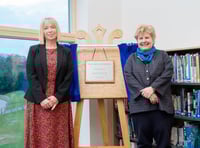 Sandi Toksvig opens library at Woolmer Hill