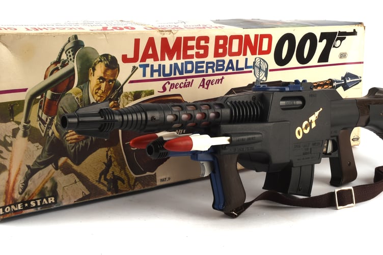 James Bond 007 Thunderball Special Agent Ricochet gun