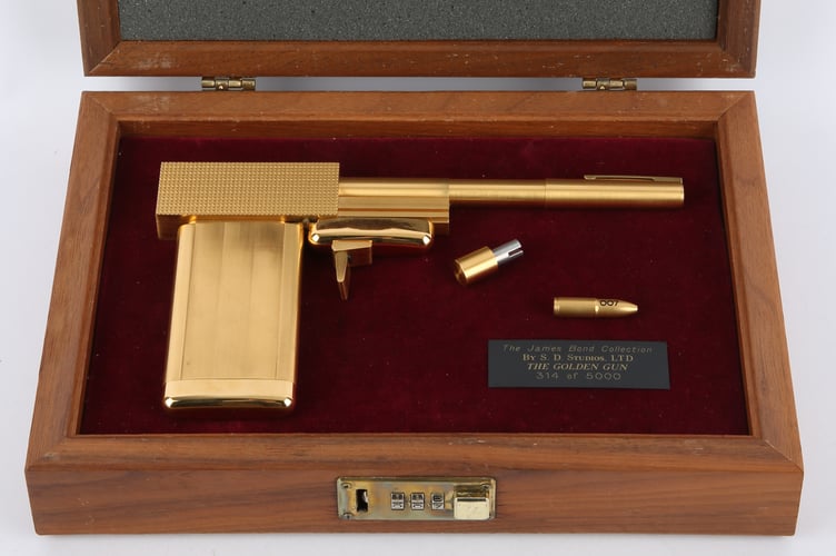 James Bond The Man With The Golden Gun replica gun