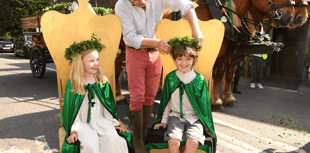 Sun shines on thousands at 21st Alresford Watercress Festival