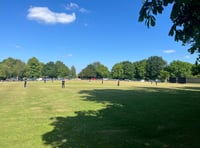 Farnham continue strong start with emphatic win