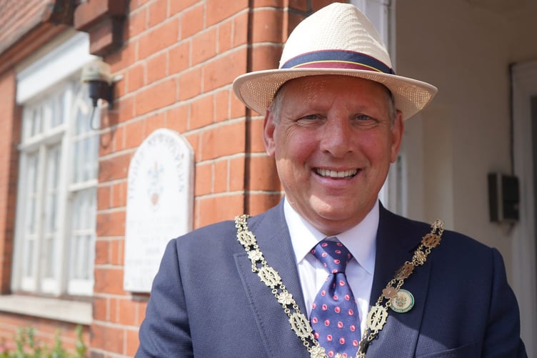 Mayor of Farnham Cllr George Murray