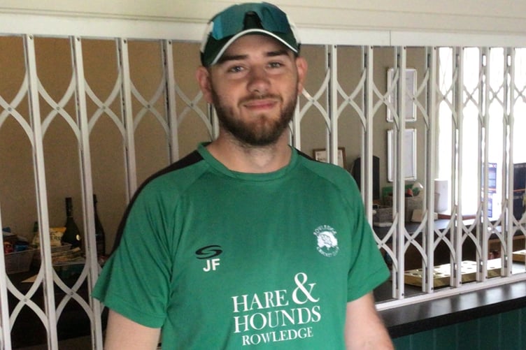 Justin Felsch bowled Rowledge to victory