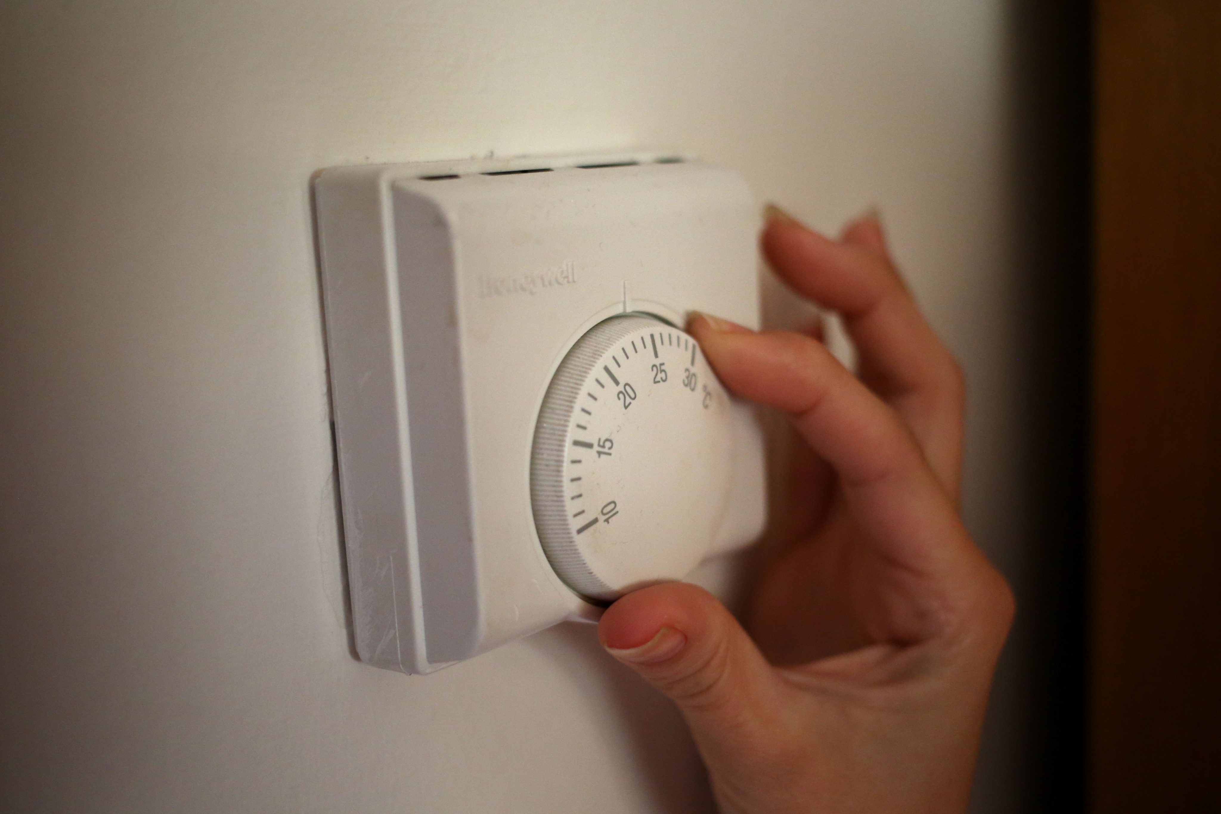 Almost 100 households in Surrey benefit from Government's plan for social homes' energy efficiency