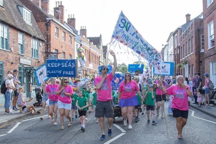 Farnham Carnival West Street 2025
