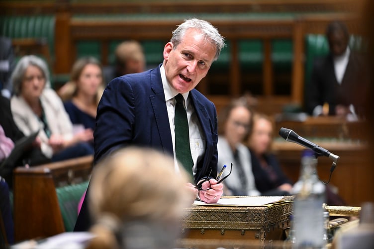Damian Hinds MP at the dispatch box in Parliament.
