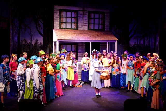 Packed house for Bohunt School’s Wizard of Oz Musical