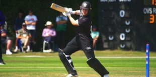 Champions Surrey focus on title quest again