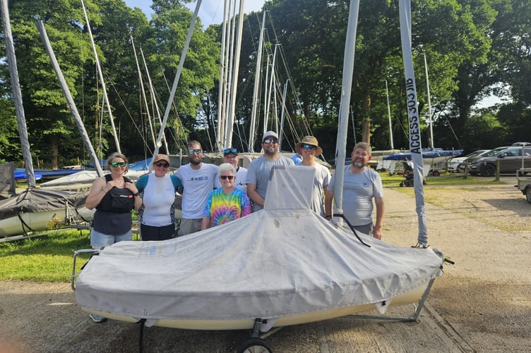 Deaf sailors at Frensham Pond