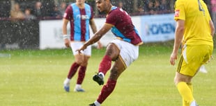 WATCH: Farnham Town boss Paul Johnson unhappy with first-half display