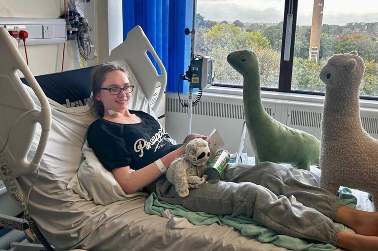 Eliana Shaw-Lothian, in hospital. A student who thought her headache was just the flu nearly died from meningitis less than 24 hours later. Eliana Shaw-Lothian, now 20, was four weeks into her first year at the University of Surrey when she woke up one Friday with a "really bad headache". Initially, she didn't think anything of it - as she used to get headaches quite regularly. But as the day progressed she started to feel dizzy, her hands and feet got cold, and her neck became stiff. The psychology student, from Bromley, London, said: "Still though, the symptoms were pretty generic.