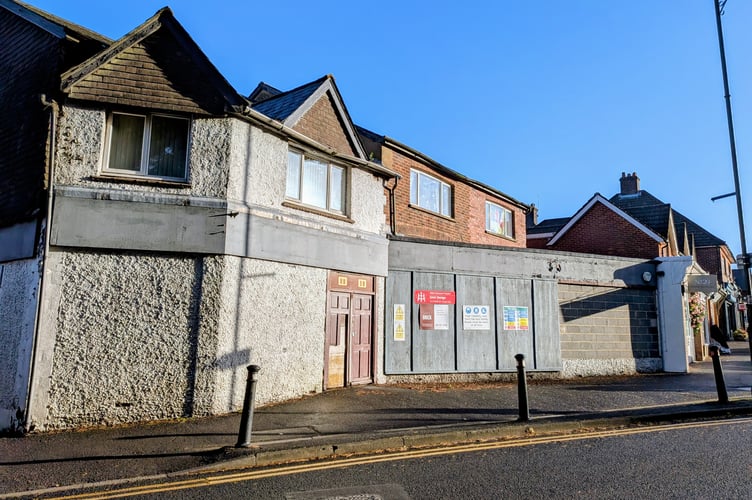 Empty shops Co-op Beacon Hill