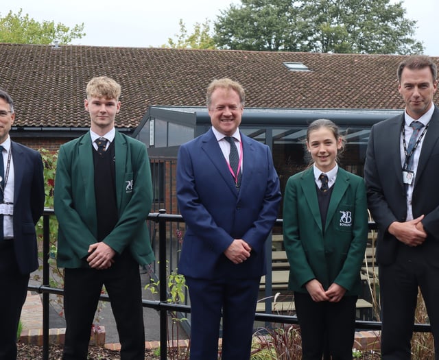 MP visits Bohunt School in Liphook