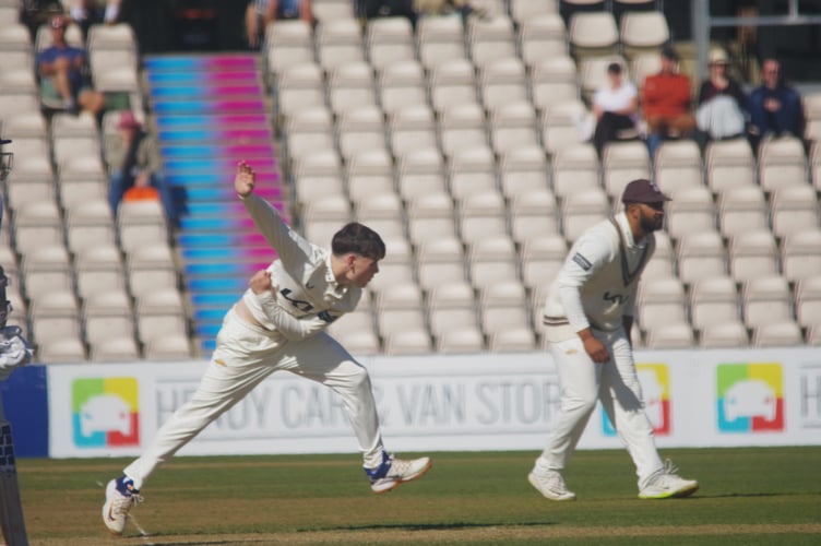 Ralphie Albert in action against Hampshire (Photo: Mark Sandom)