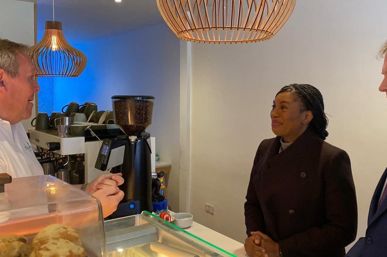 Kemi Badenoch meets Steve Hamilton of Hamilton's Tea Room in Farnham.